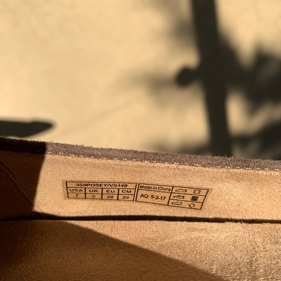 Vionic brown suede perforated pointy toe ballet flats size 7 - Picture 10 of 13